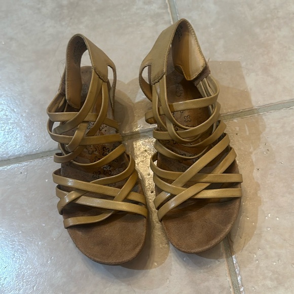 Bare traps size 7 - Picture 1 of 4